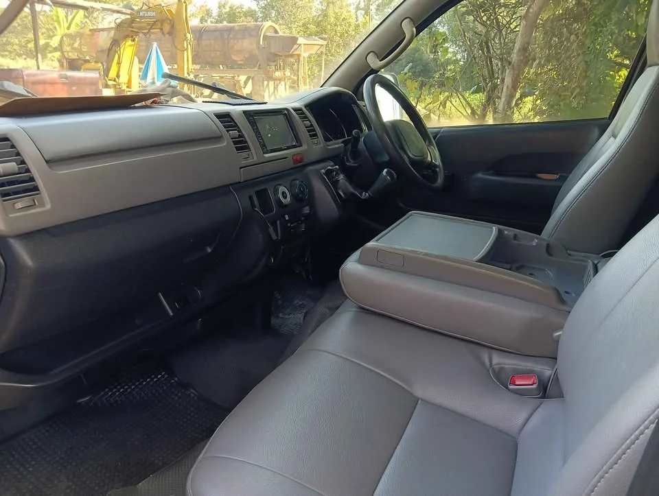 2005 Toyota HiAce V (H200) 3