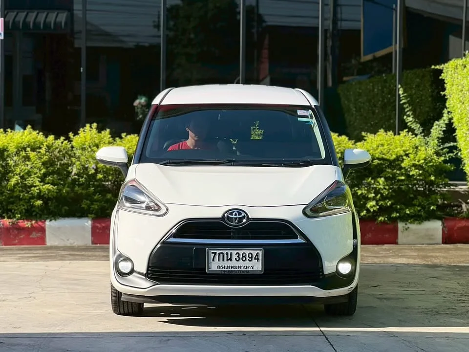 2018 Toyota Sienta II 3