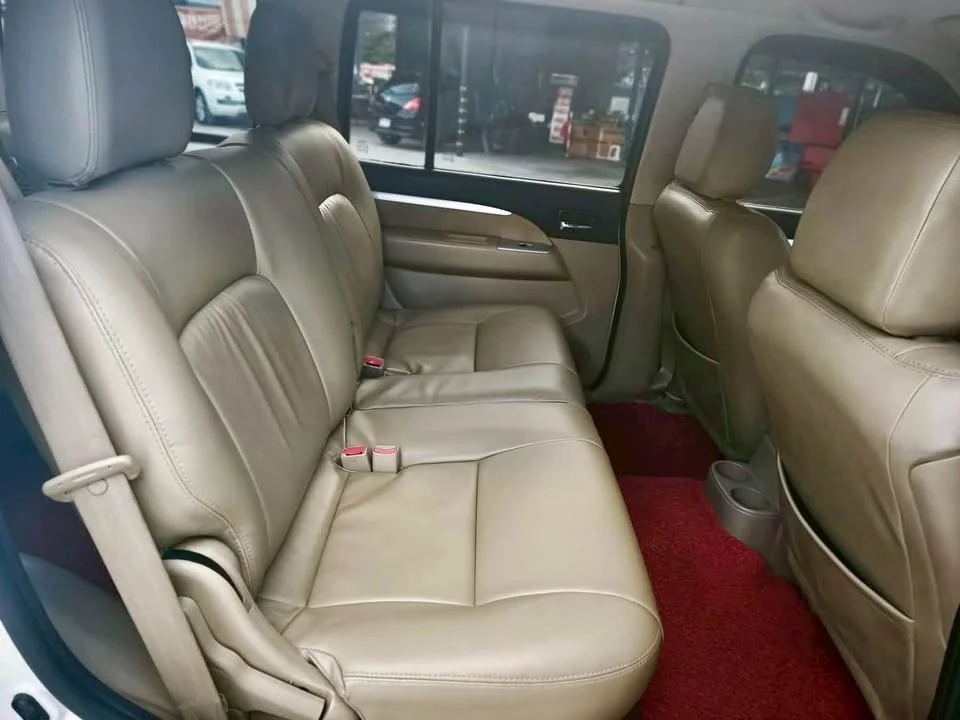 2011 Ford Everest I 3