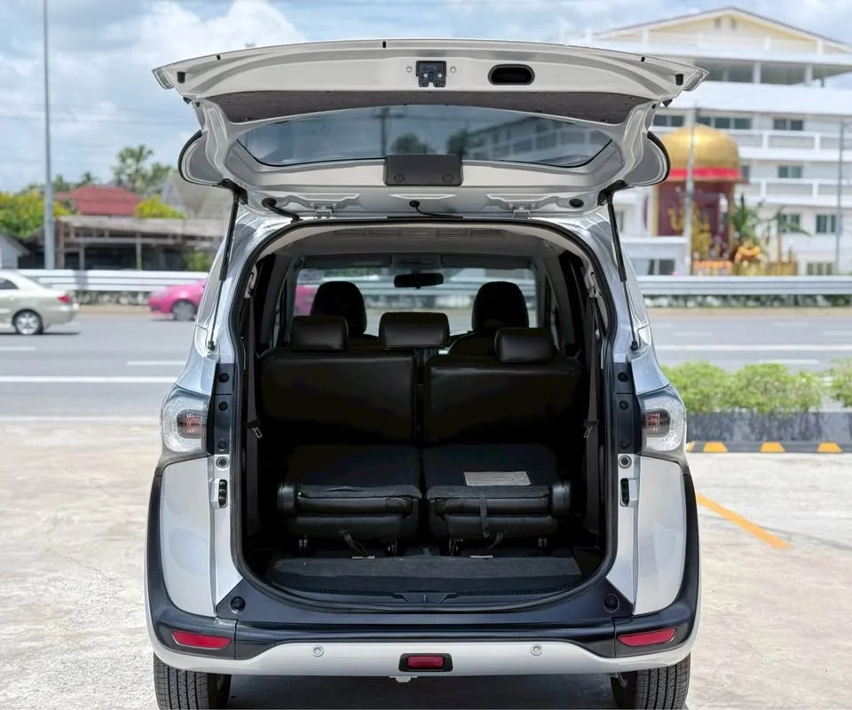 2019 Toyota Sienta II 2