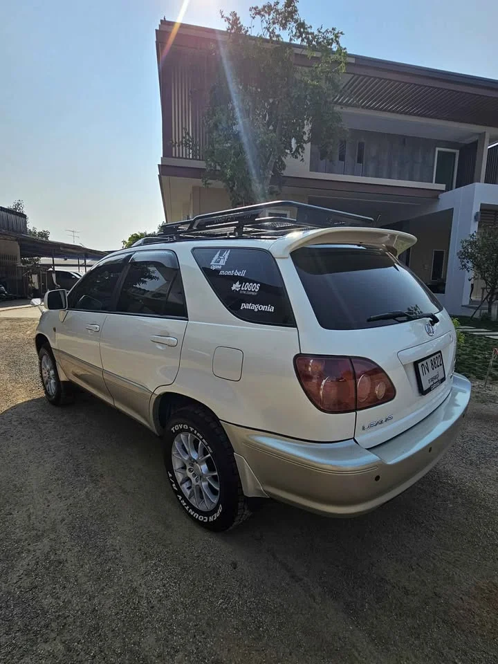 2005 Toyota Harrier I 3