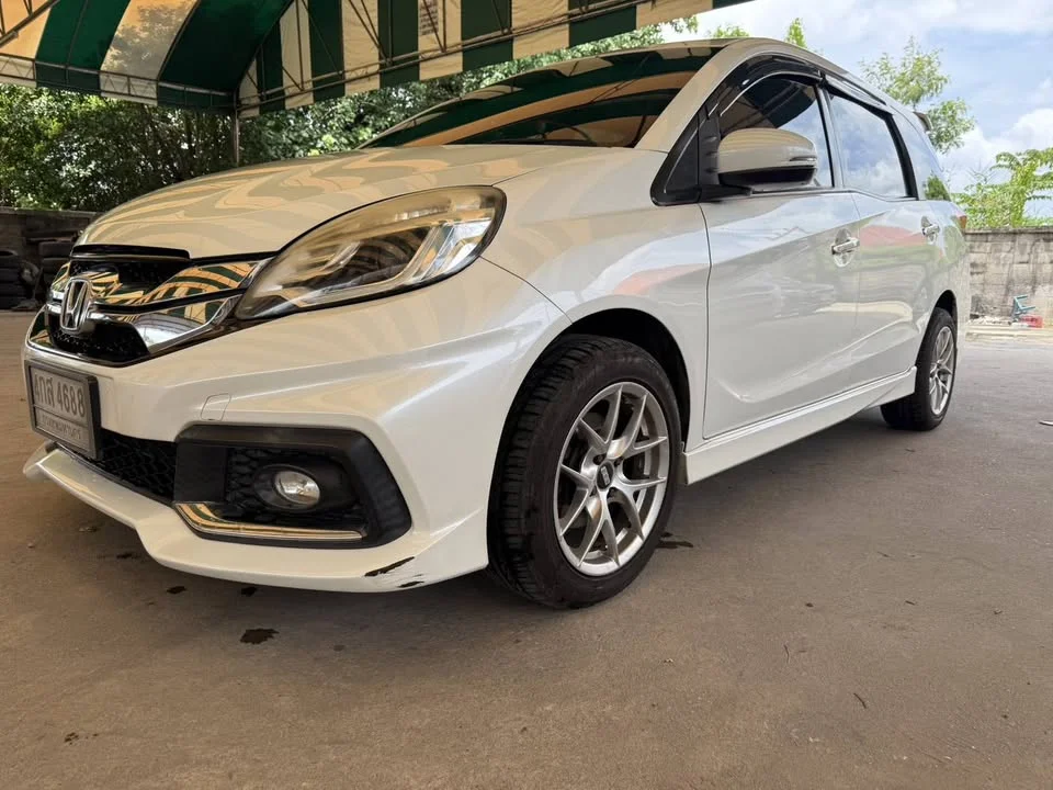 2015 Honda Mobilio II 2
