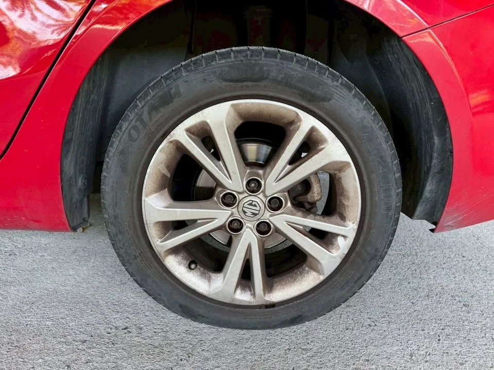 2016 MG 5 I  2
