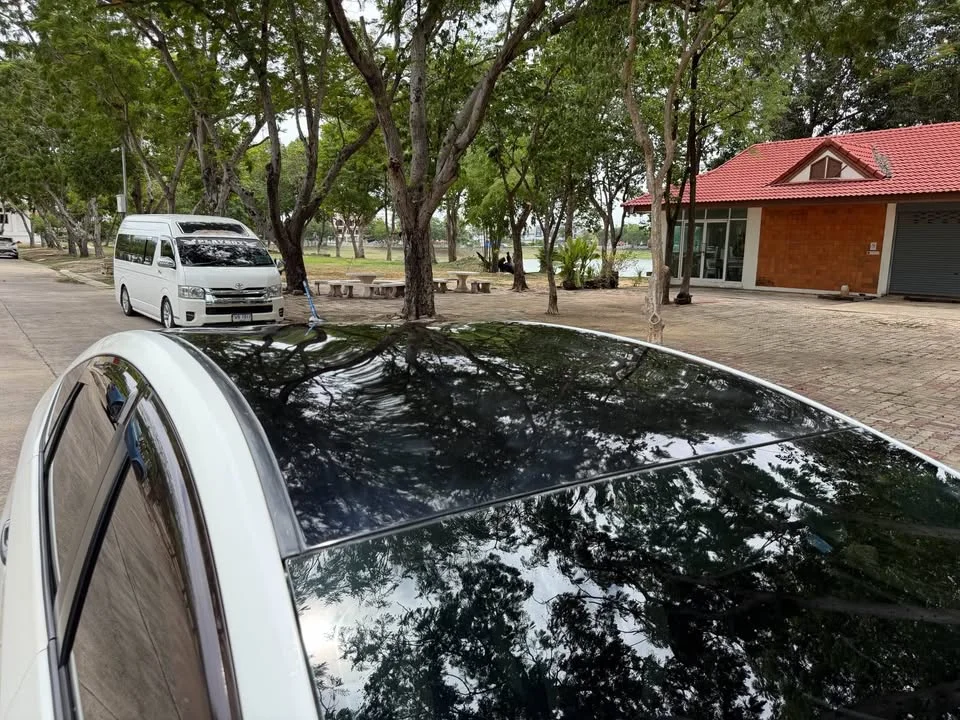 2011 Toyota Prius III 2
