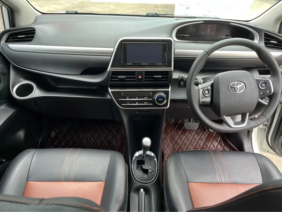 2018 Toyota Sienta II 2