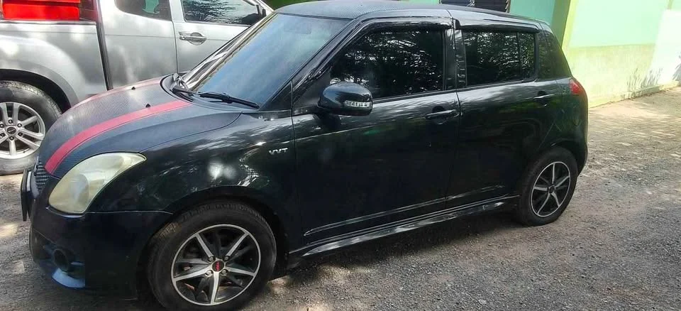 2013 Suzuki Swift I 3