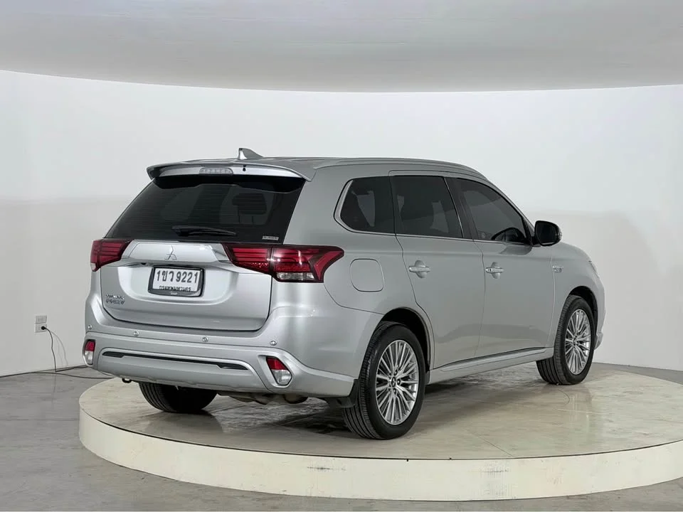 2021 Mitsubishi Outlander III 3