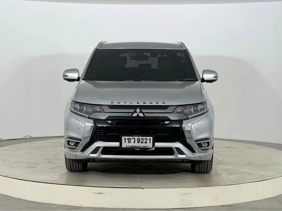 2021 Mitsubishi Outlander III 2