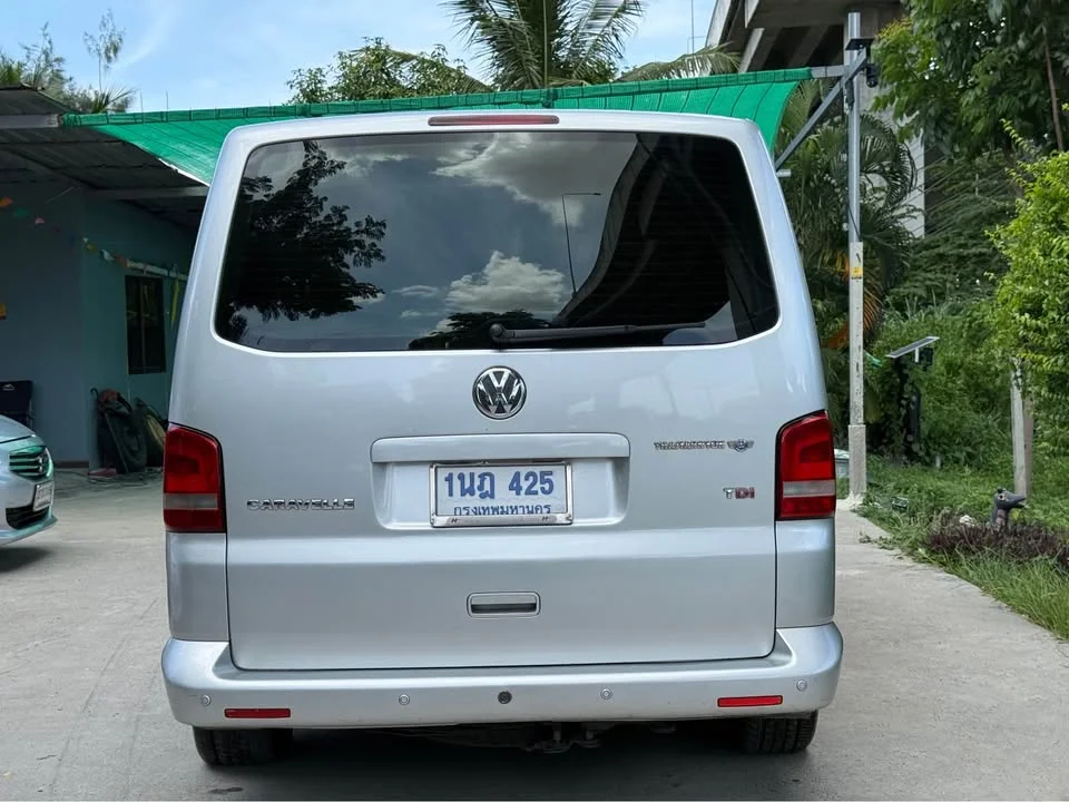 2010 Volkswagen Caravelle T5 2