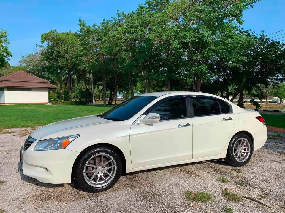 2011 Honda Accord VIII 3