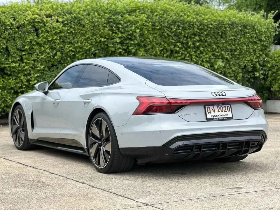 2022 Audi e-tron GT 3