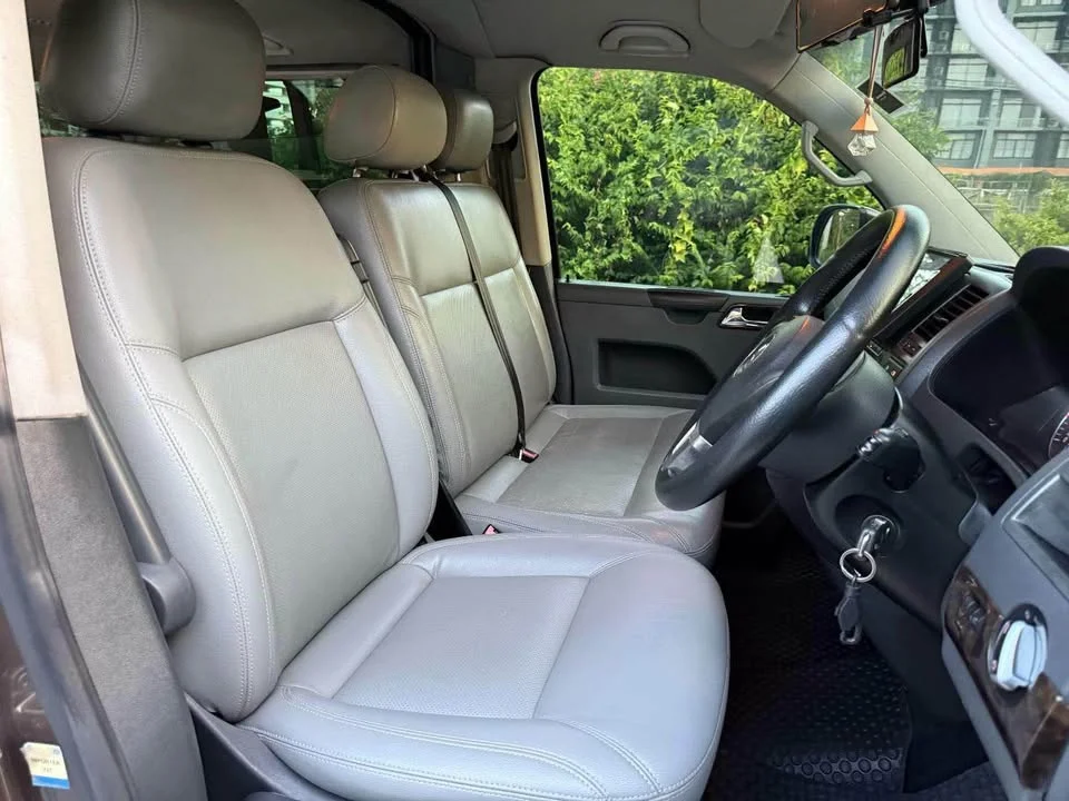 2013 Volkswagen Caravelle T5 2