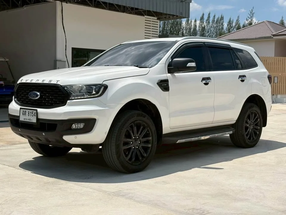 2020 Ford Everest II 2