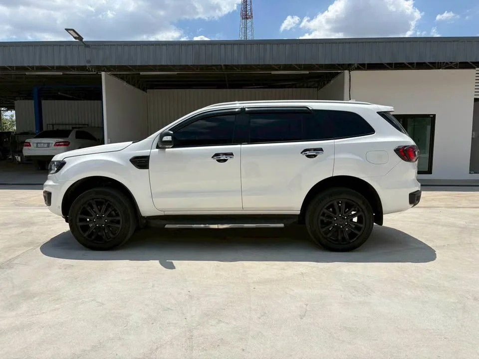 2020 Ford Everest II 3
