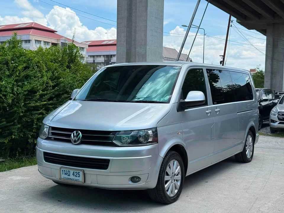 2010 Volkswagen Caravelle T5 3