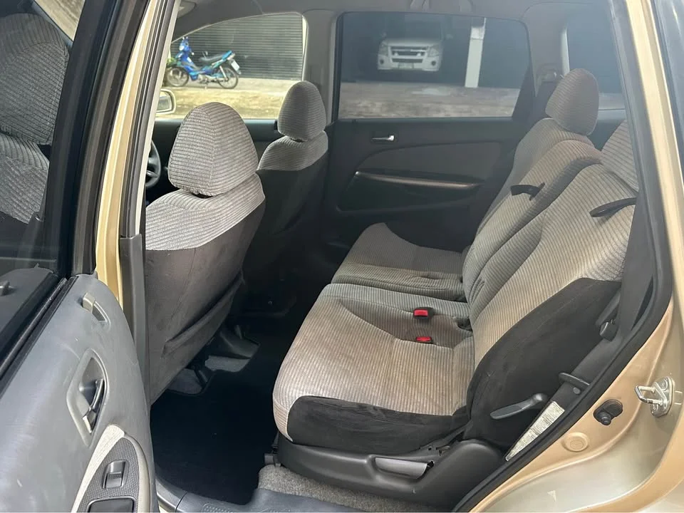 2005 Honda Stream I 3