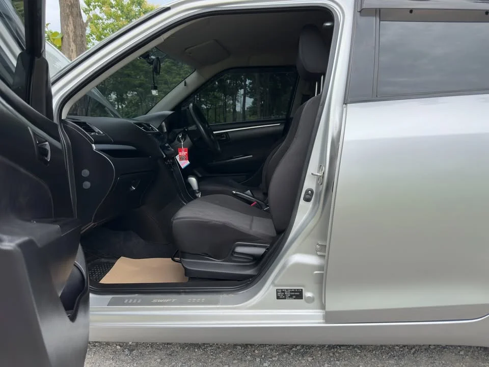 2013 Suzuki Swift II 3