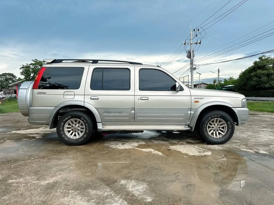 2003 Ford Everest I 3