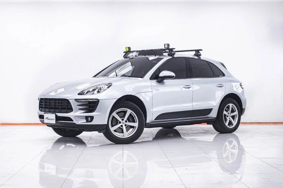 2015 Porsche Macan I 2