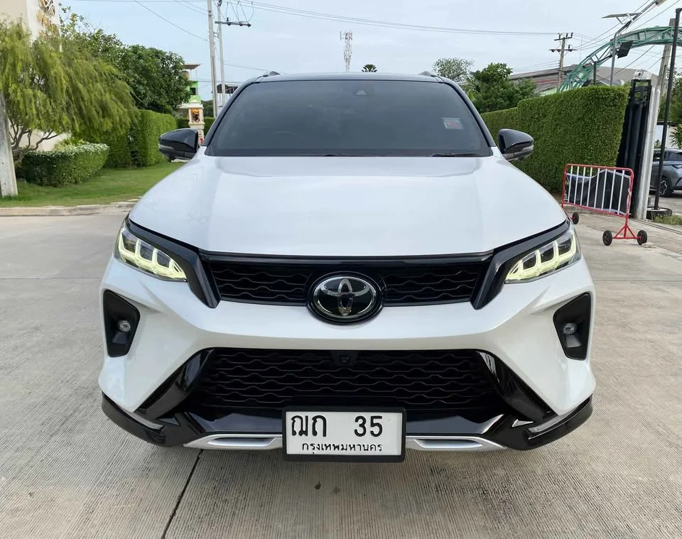 2023 Toyota Fortuner II 2