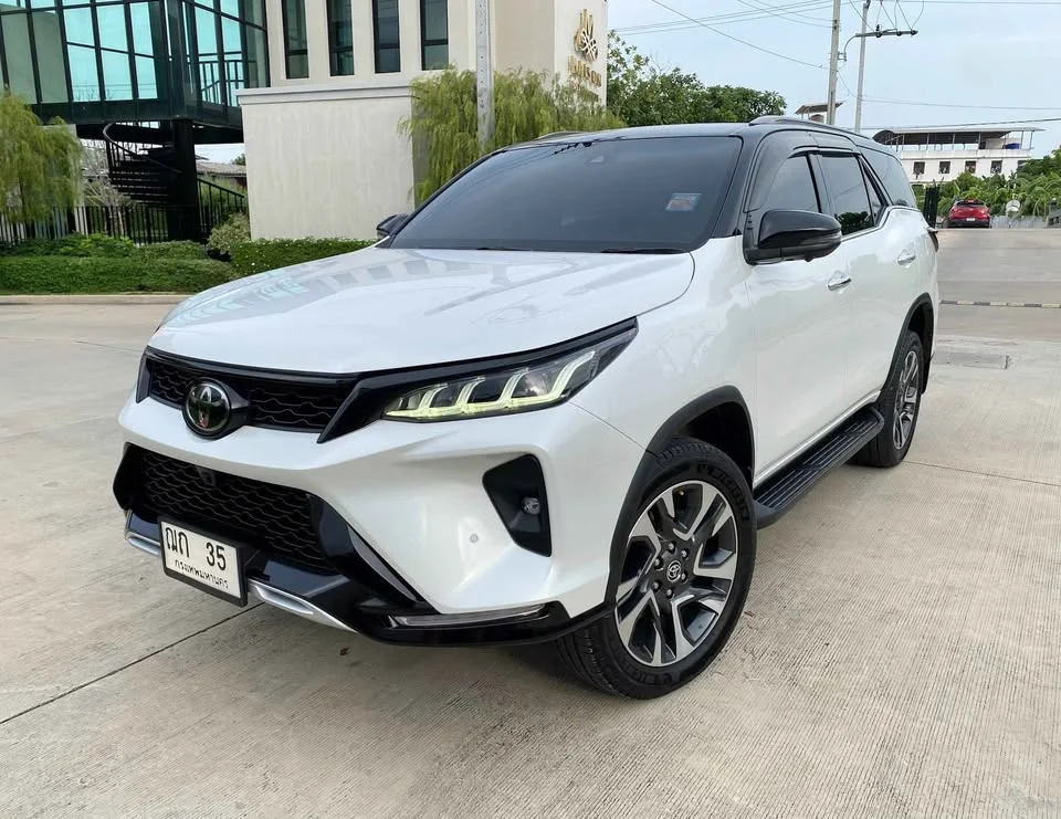 2023 Toyota Fortuner II 3