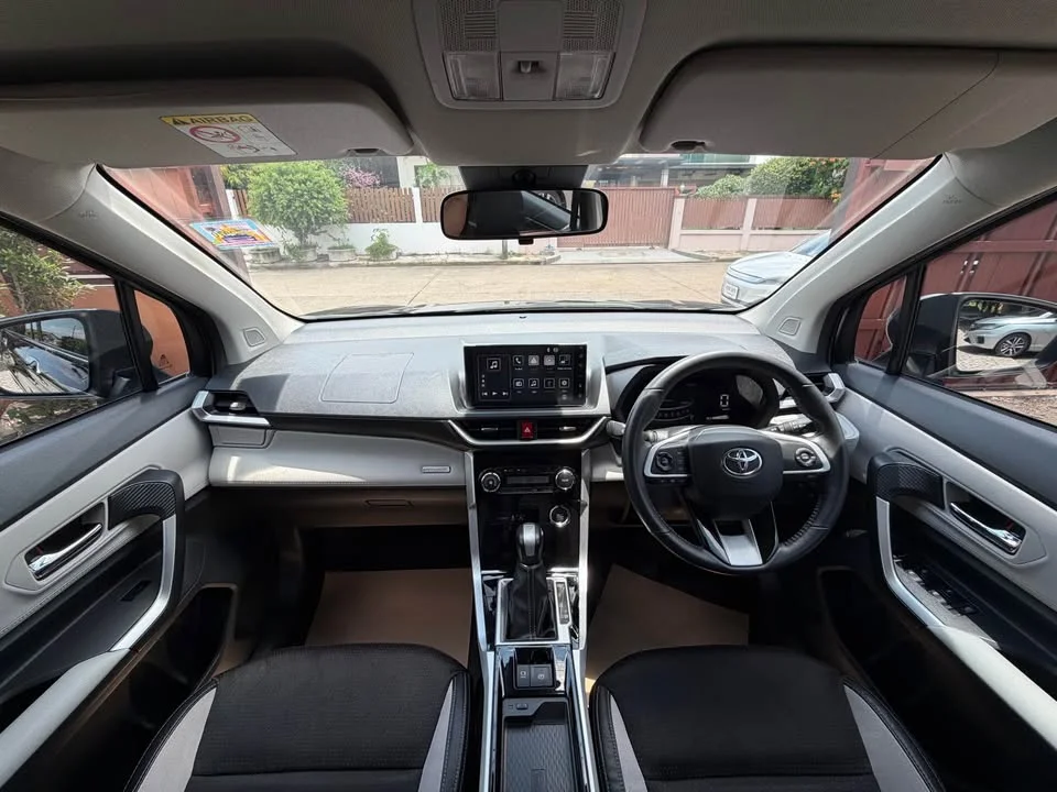 2023 Toyota Veloz III 2
