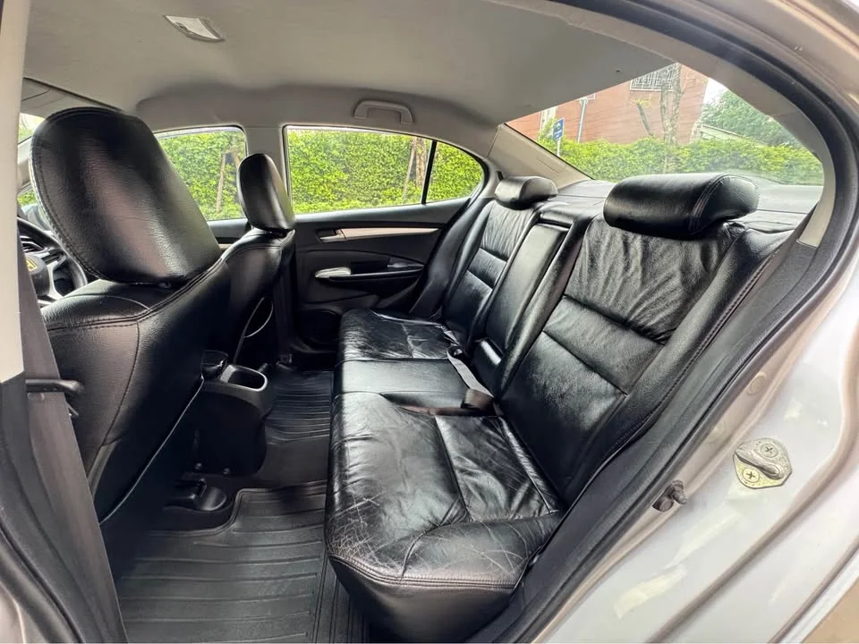 2010 Honda City V 3