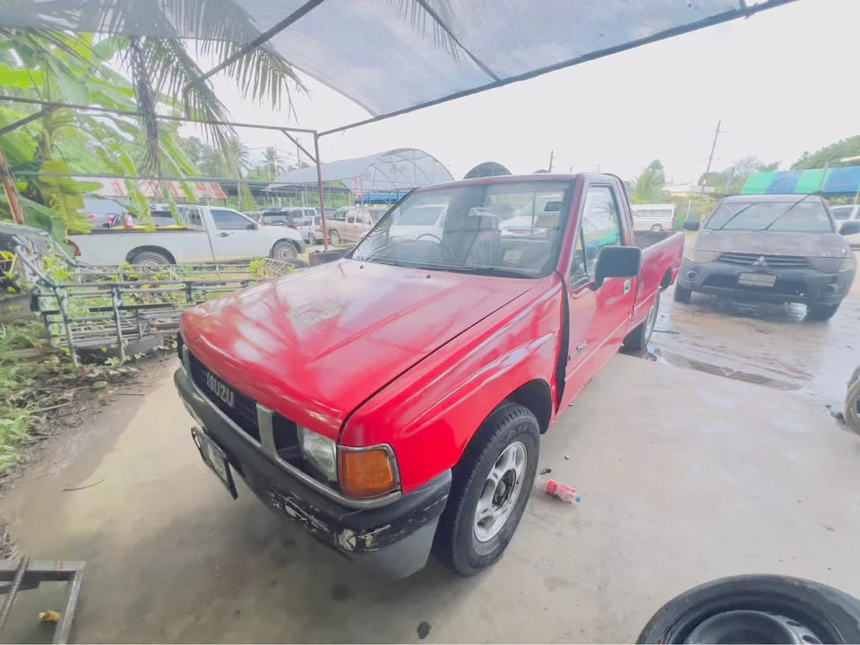1990 Isuzu TFR III 3