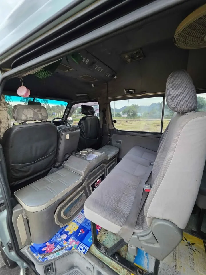 2002 Toyota Commuter IV (H100) 3