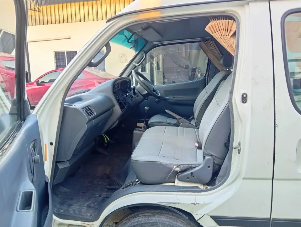 2002 Toyota Commuter IV (H100) 3