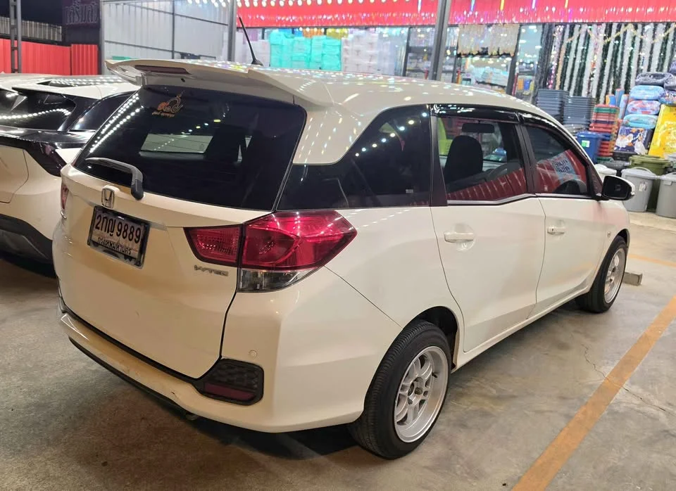2015 Honda Mobilio II 2