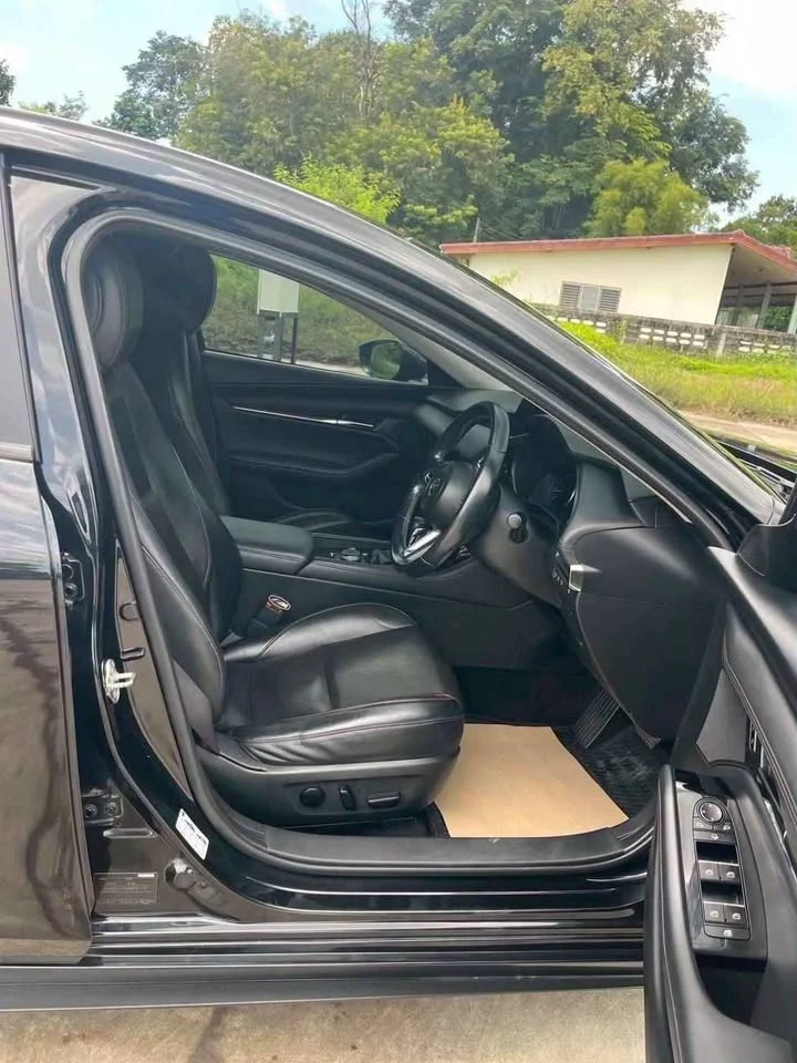 2019 Mazda 3 IV 2