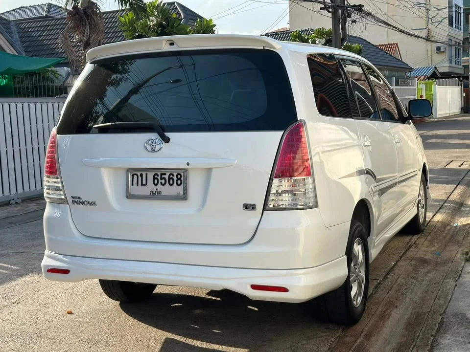 2011 Toyota Innova I 3