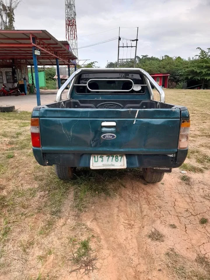 2004 Mazda 2500 Fighter V 2