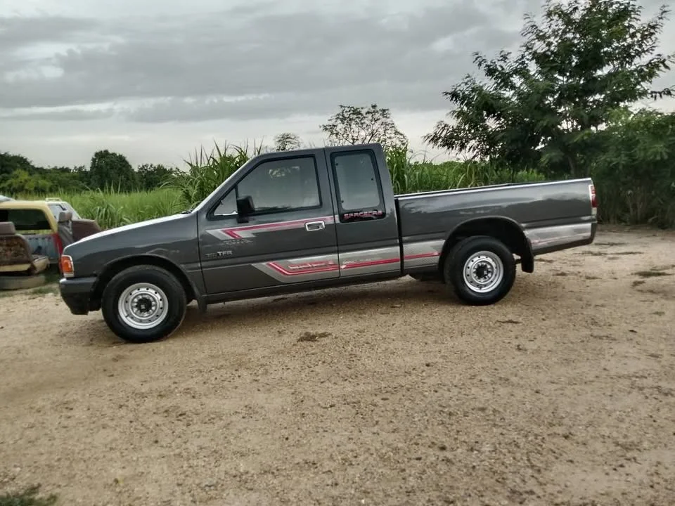 1990 Isuzu TFR III 3