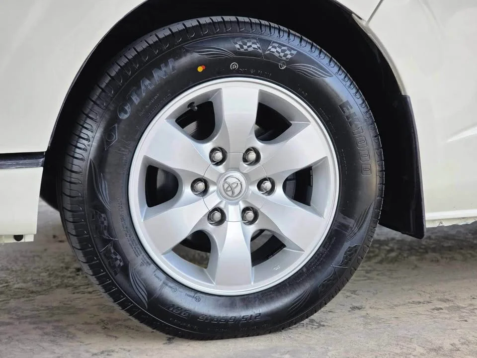 2012 Toyota HiAce V (H200) 3
