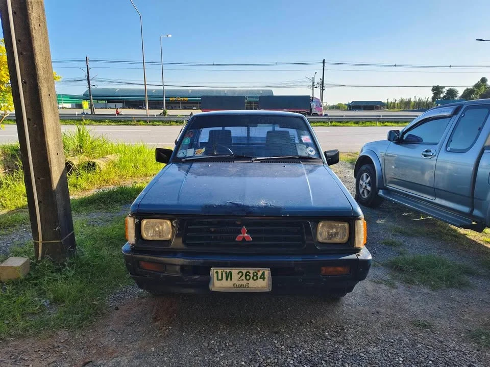 1996 Mitsubishi Triton II 3