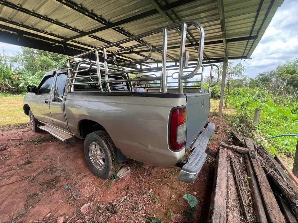 2003 Nissan Frontier I 2
