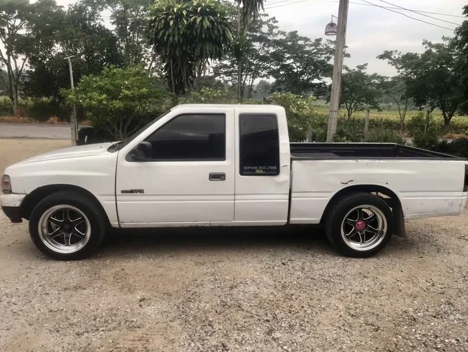 1990 Isuzu TFR III 2