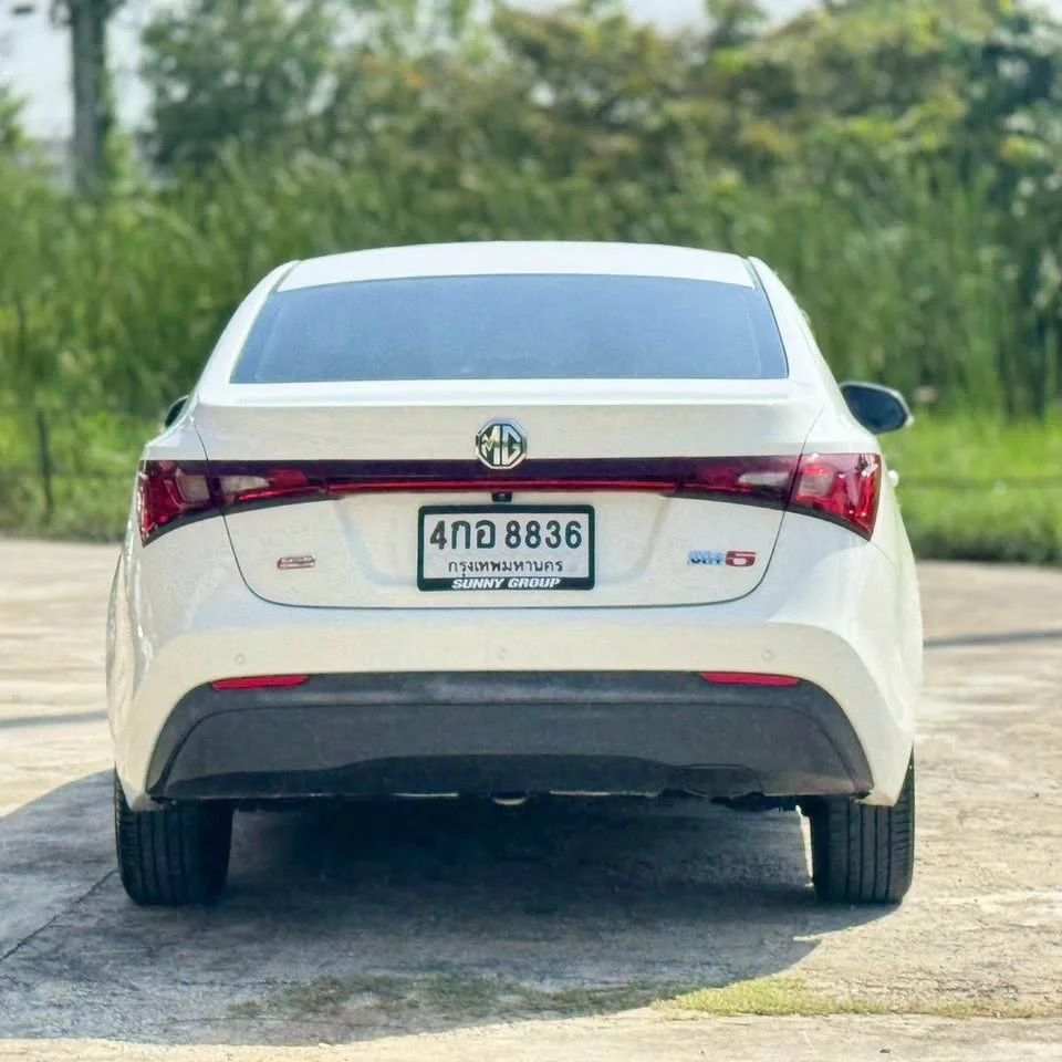 2015 MG 5 I  2
