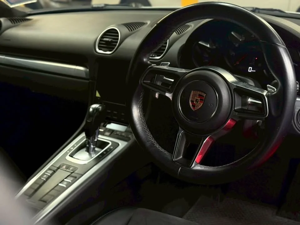 2017 Porsche 718 Boxster and Cayman IV 3