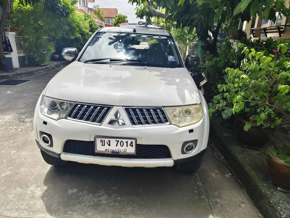 2012 Mitsubishi Pajero Sport II 2