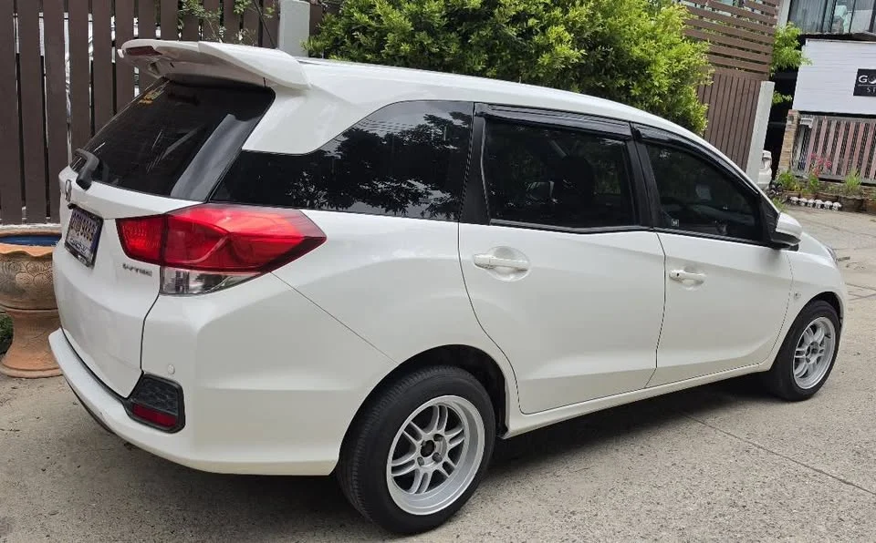 2015 Honda Mobilio II 3