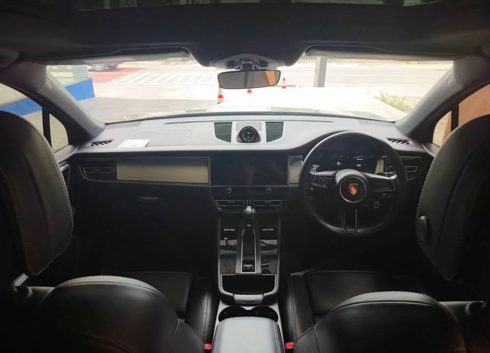 2022 Porsche Macan I 3
