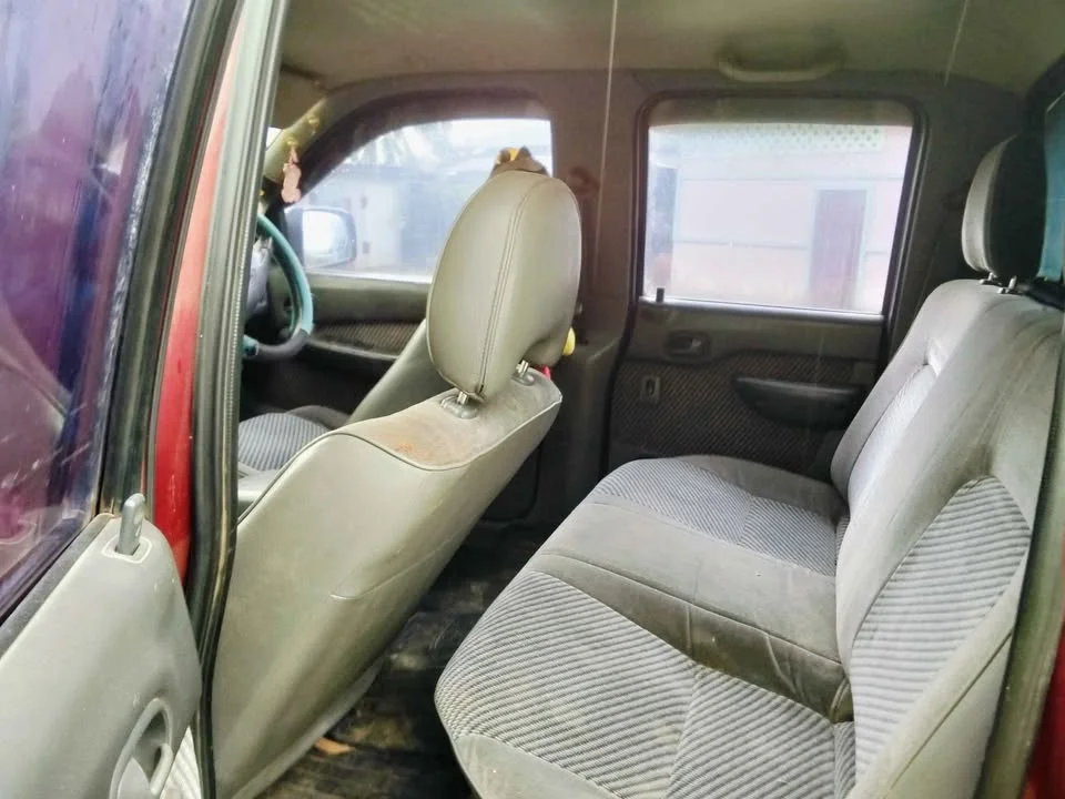2001 Mazda 2500 Fighter V 2