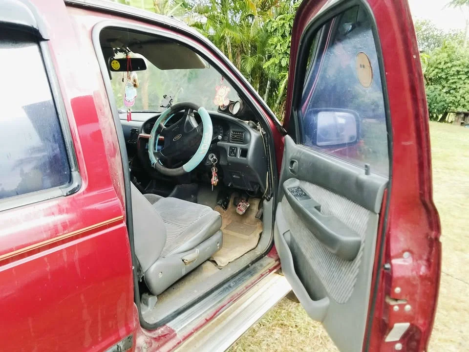 2001 Mazda 2500 Fighter V 3