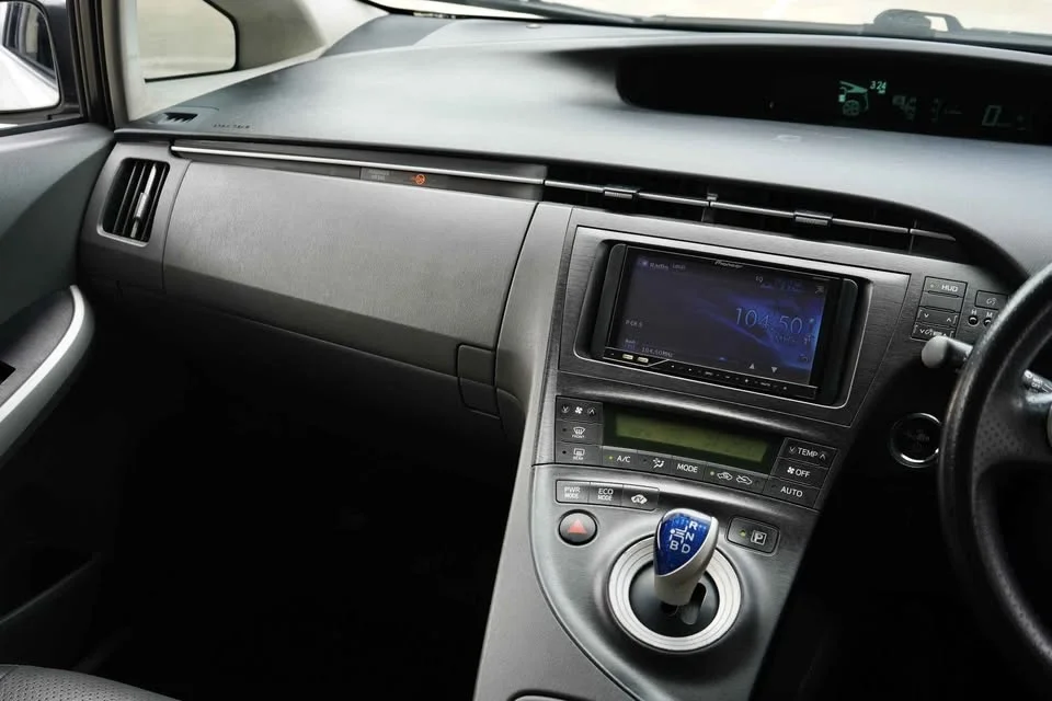 2011 Toyota Prius III 3