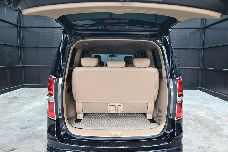 2012 Hyundai H-1 II 2