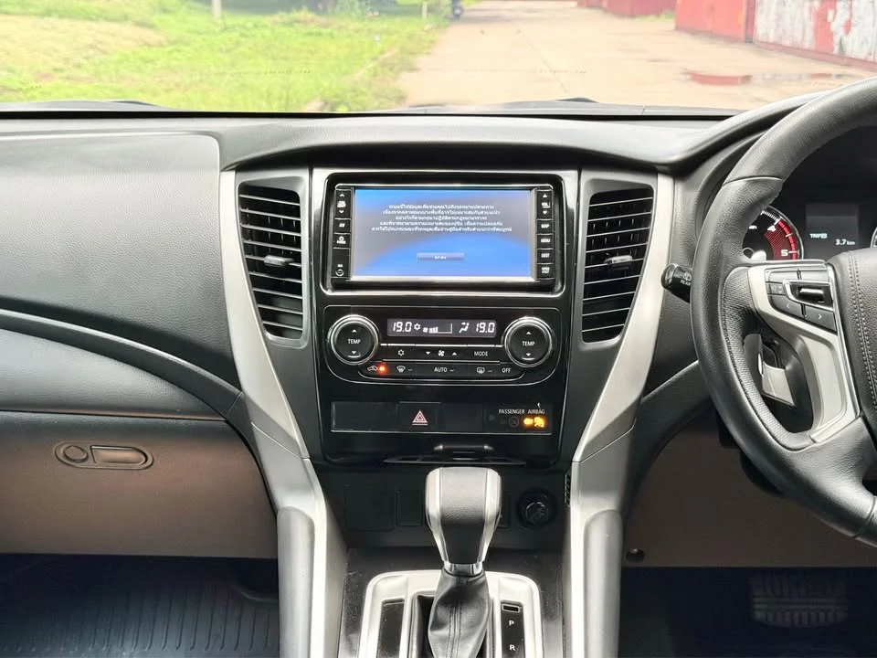 2018 Mitsubishi Pajero Sport III 2