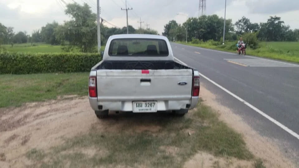 2005 Mazda 2500 Fighter V 2